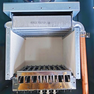 ο κρεμώντας τοίχος φούρνων αερίου τοίχων 20kw 40kw κρέμασε τον ευφυή έλεγχο θερμαστρών ζεστού νερού αερίου